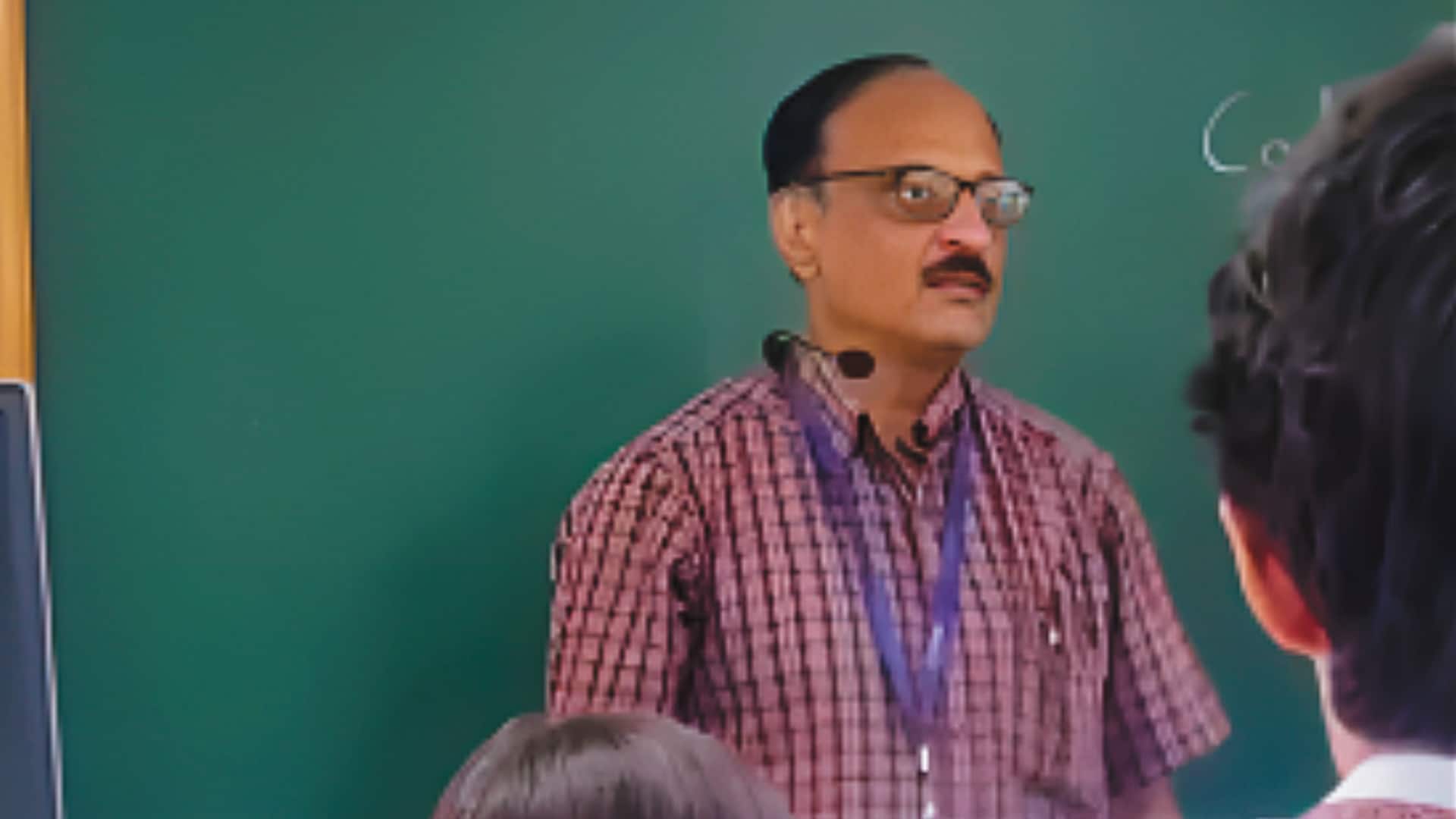 बेंगलुरु: PES विश्वविद्यालय के प्रोफेसर ने मुस्लिम छात्र को कहा आतंकवादी, प्रशासन ने किया निलंबित