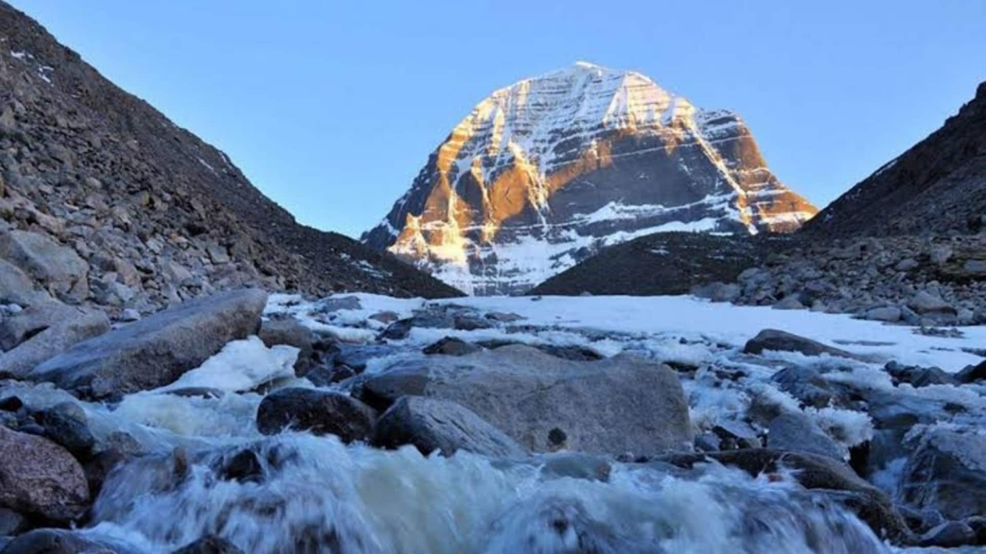 कैलाश मानसरोवर यात्रा पर गए भारतीय तीर्थयात्री नेपाल की बाढ़ में कैसे फंस गए?