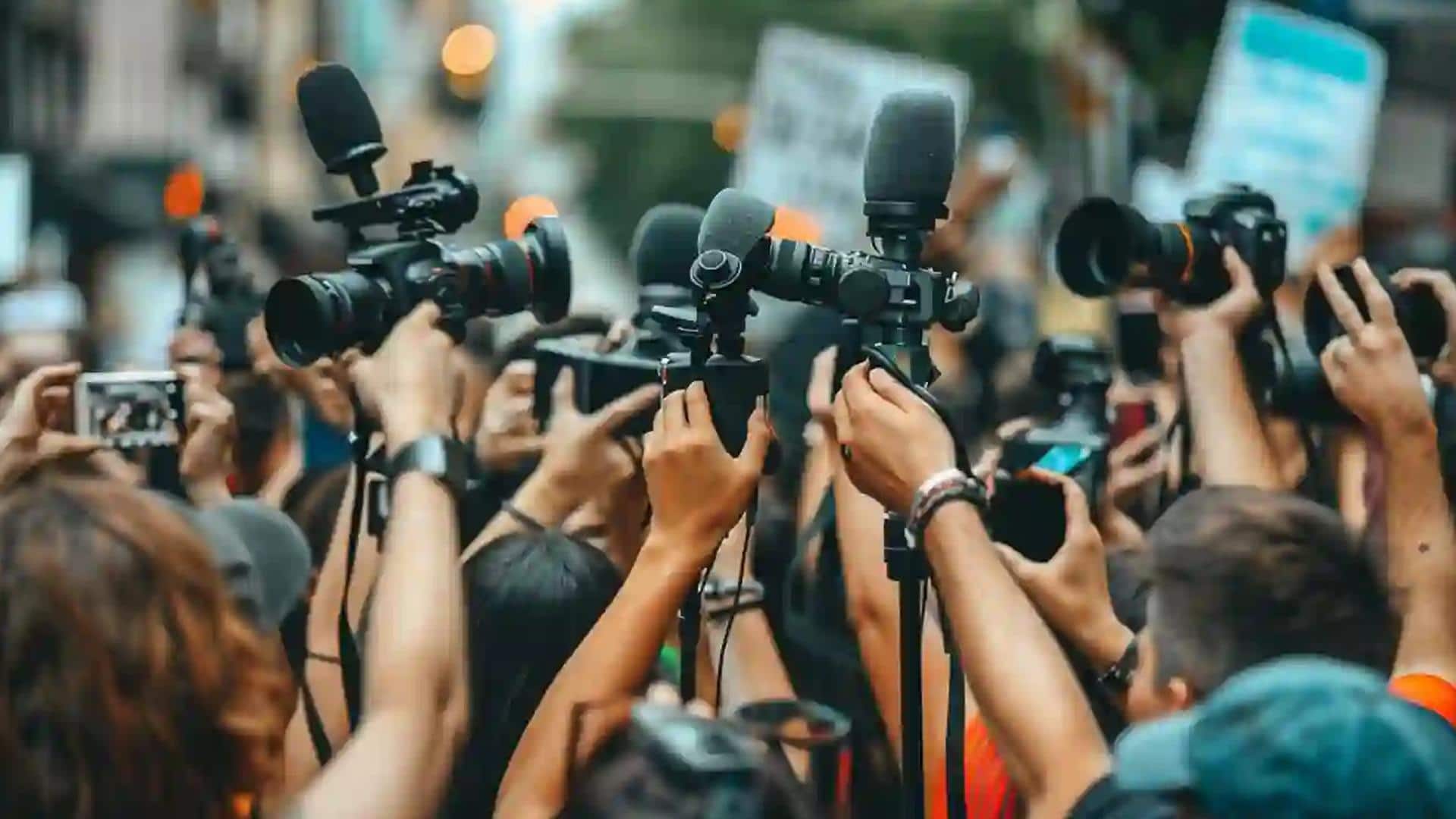 रिमोट पत्रकारिता को कैसे ताकत दे रहे हैं AI टूल्स?