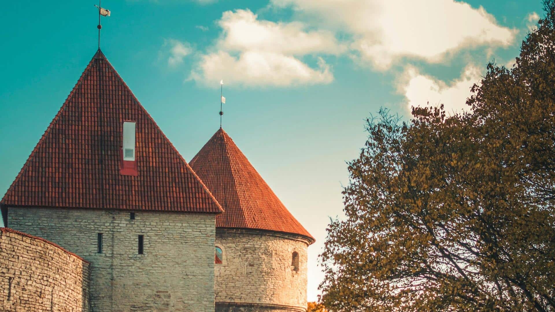 एस्टोनिया: तल्लिन के इन खूबसूरत मध्ययुगीन आंगनों की करें सैर, मिलेगा अनोखा अनुभव