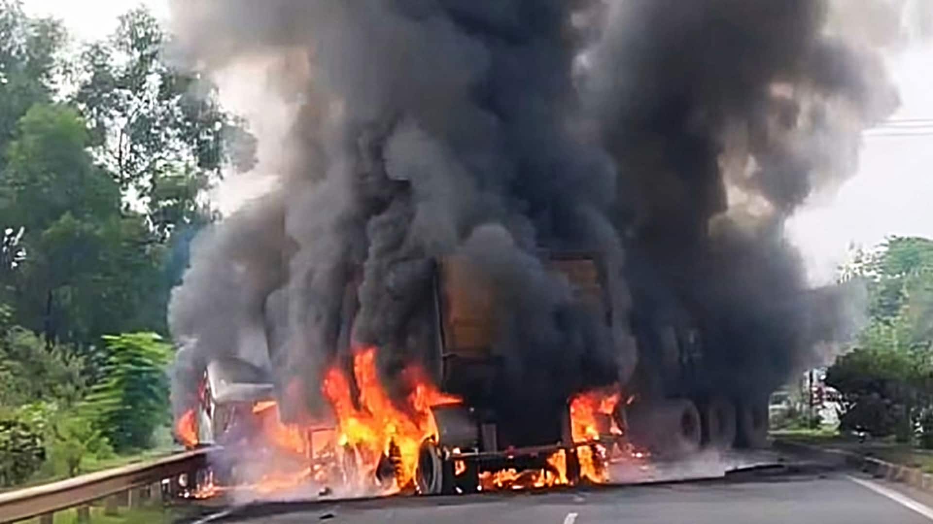 ओडिशा के सुंदरगढ़ में 2 ट्रकों की आमने-सामने टक्कर, चालकों की जलकर मौत