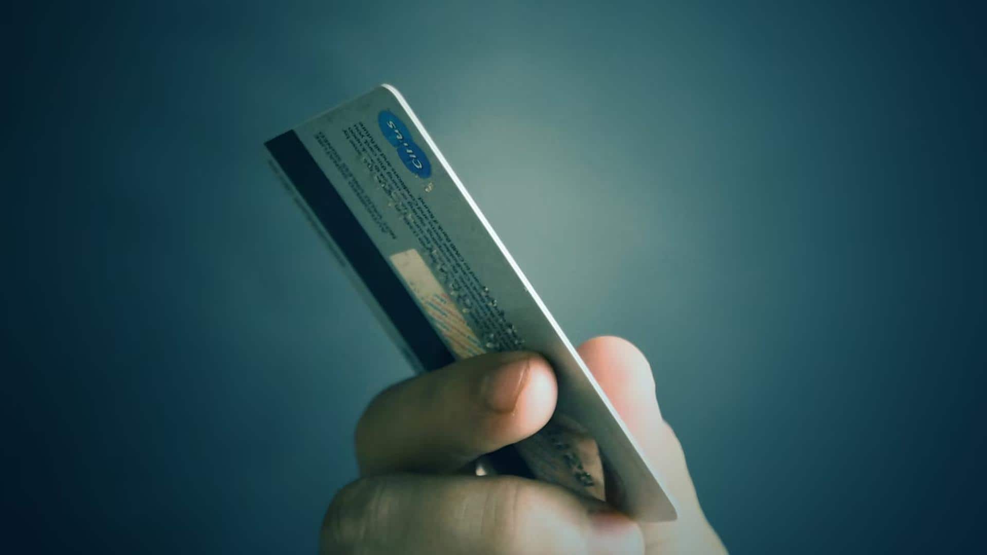 क्रेडिट कार्ड पर कैश एडवांस क्या है? जानिए इसके फायदे और नुकसान 