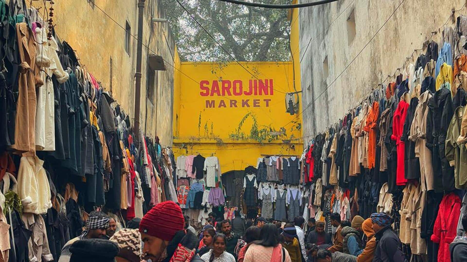 दिल्ली के सरोजिनी नगर से कपड़े खरीदते समय इन बातों का रखें ध्यान, मिलेगा सही दाम
