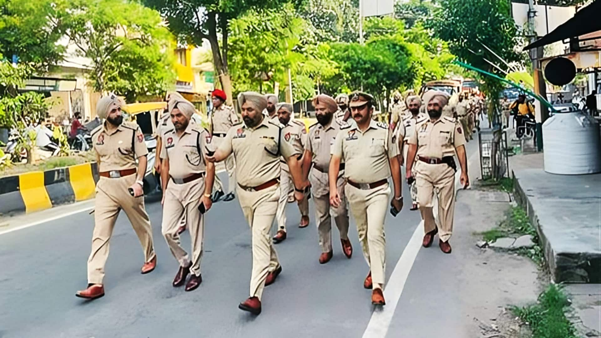 पंजाब विश्वविद्यालय के छात्रों पर पुलिस ने बरसाई लाठियां, सीनेट चुनाव की कर रहे थे मांग