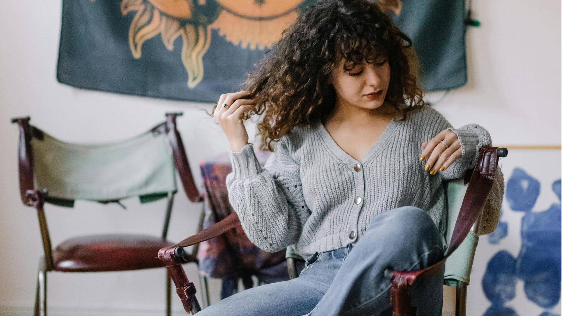 अपने बोरिंग और साधारण कार्डिगन को स्टाइलिश बनाने के लिए आजमाएं ये 5 तरीके