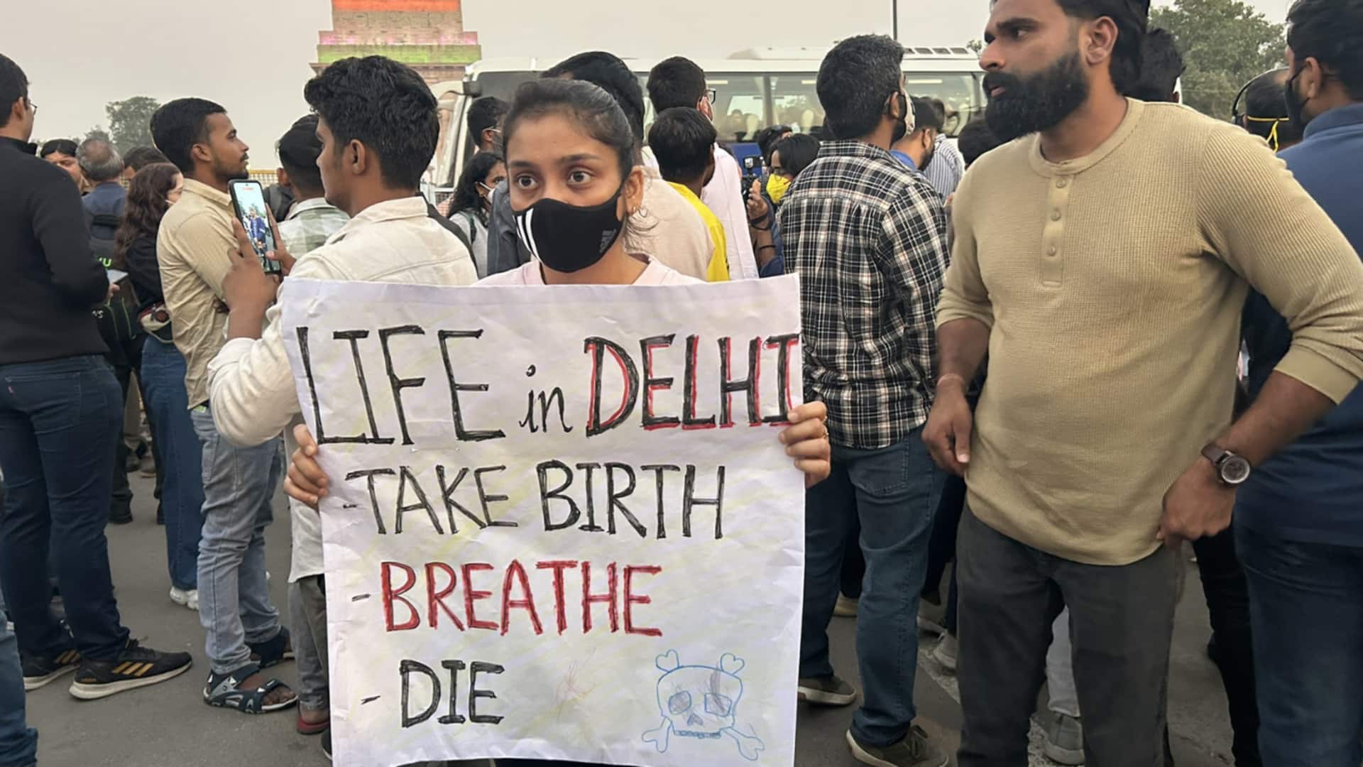 दिल्ली में प्रदूषण पर सुप्रीम कोर्ट सख्त, पंजाब-हरियाणा से मांगे पराली जलाने से जुड़े आंकड़े