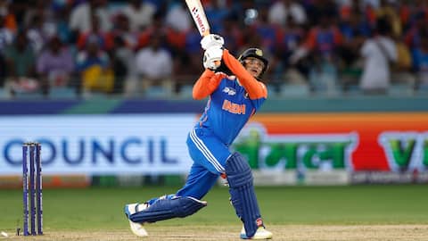 टी-20 अंतरराष्ट्रीय: अभिषेक शर्मा एक कैलेंडर वर्ष में सर्वाधिक छक्के लगाने वाले सलामी बल्लेबाज बने