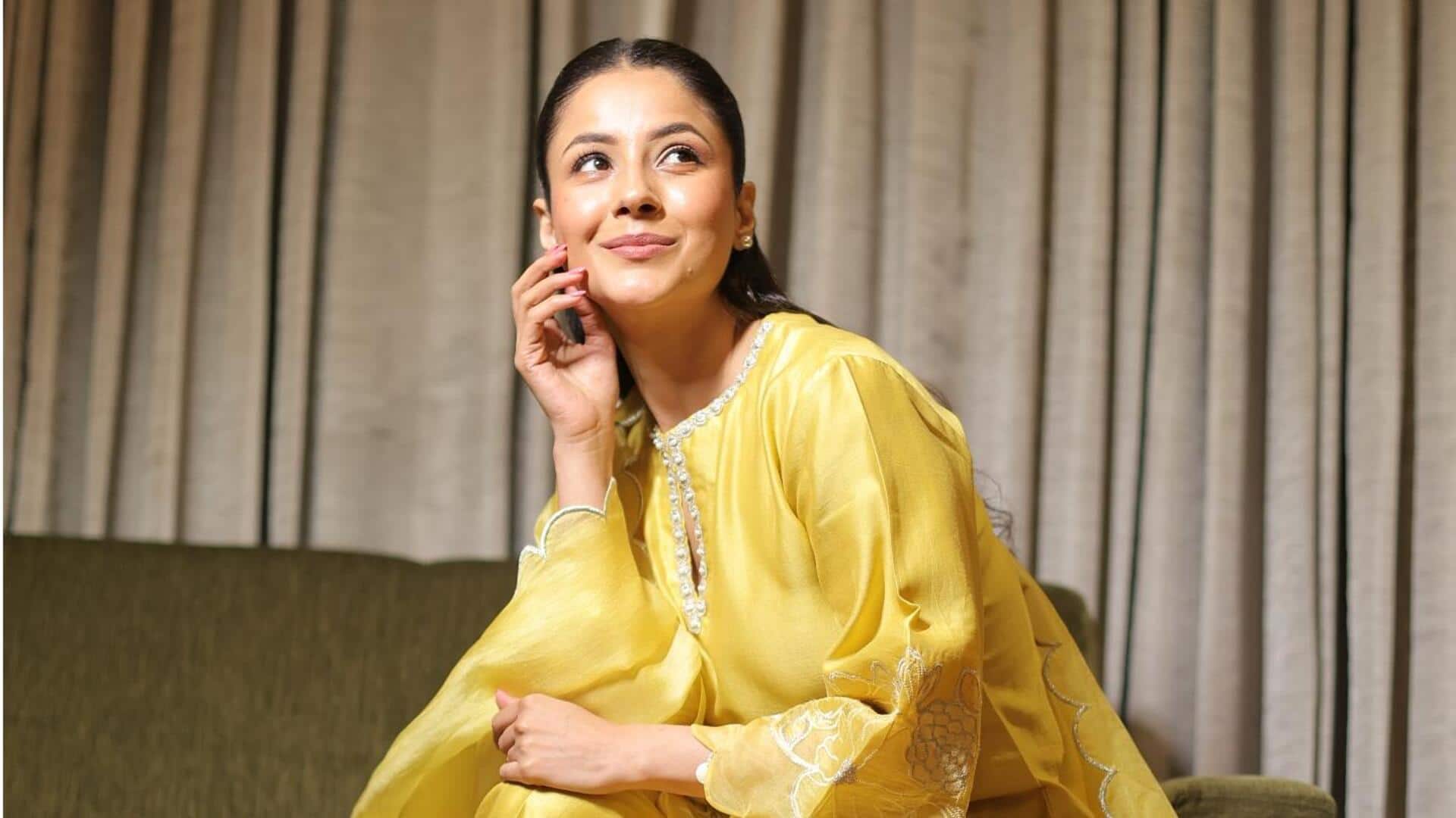'बिग बॉस 19': शहबाज बदेशा को ताने मिलने पर भावुक हुईं शहनाज गिल, कही ये बात 'बिग बॉस 19': शहबाज बदेशा को ताने मिलने पर भावुक हुईं शहनाज गिल, कही ये बात