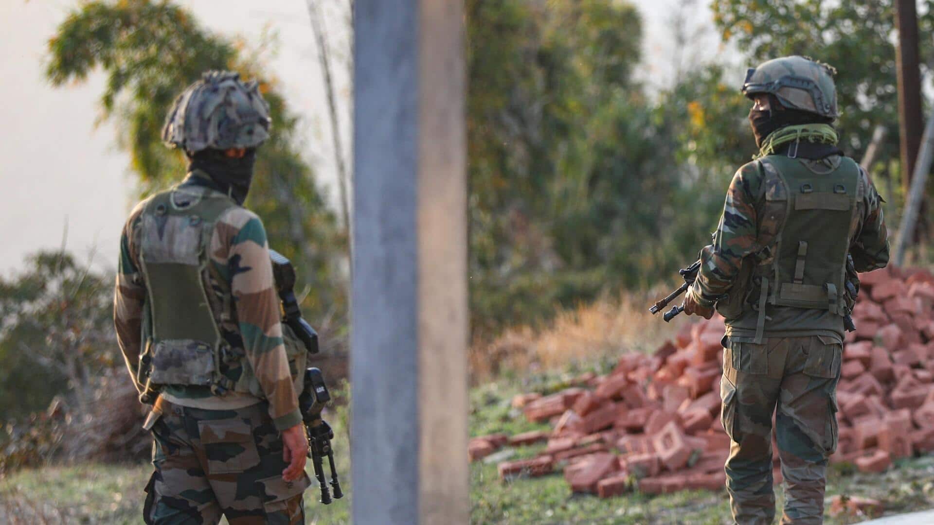 जम्मू-कश्मीर में आतंकी से आत्मसमर्पण को कहती रही मां, मुठभेड़ में मारा गया जम्मू-कश्मीर में आतंकी से आत्मसमर्पण को कहती रही मां, मुठभेड़ में मारा गया