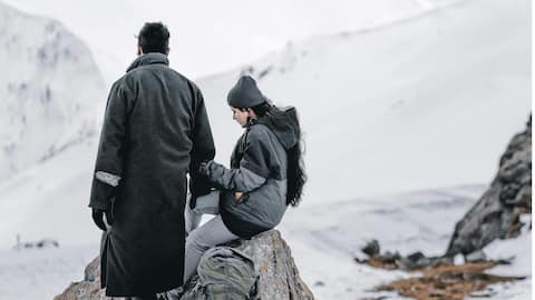 हनीमून के लिए किसी हिल स्टेशन को चुना है? कपल्स इन बातों का रखें ध्यान
