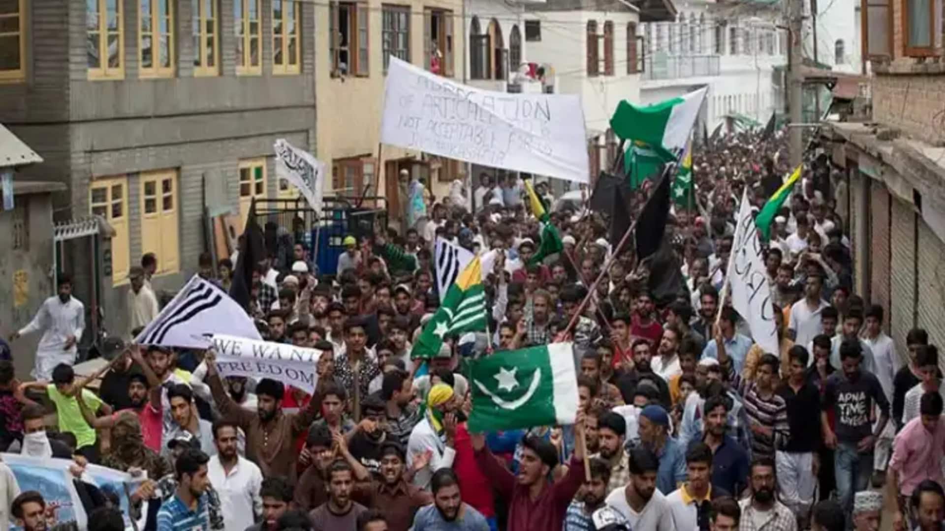 PoK में हिंसक हुआ सरकार के खिलाफ प्रदर्शन, आज 8 लोगों की मौत 