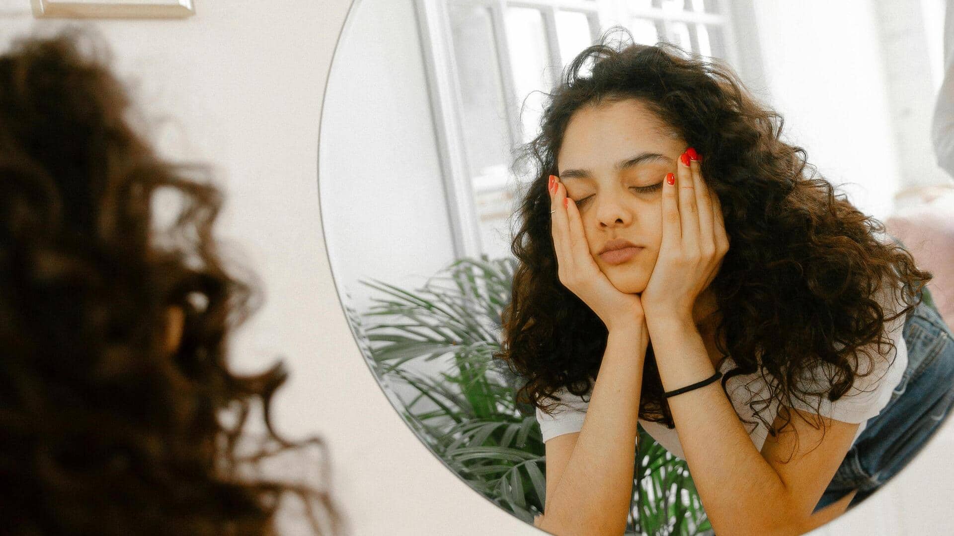 खुद पर शक करने की आदत से पाना चाहते हैं छुटकारा? अपनाएं ये 5 तरीके