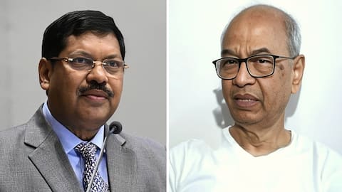 पूर्व CJI पर जूता फेंकने वाले वकील को दिल्ली की कोर्ट में चप्पलों से पीटा गया