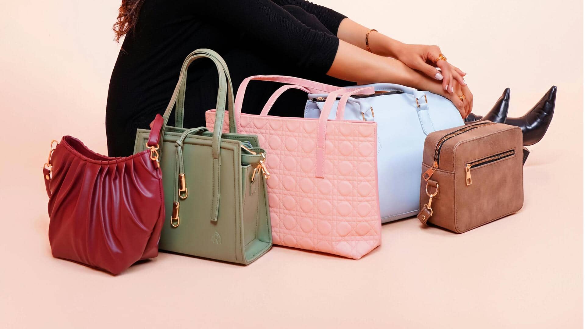 ऑफिस के लिए 4 बेहतरीन बैग, जो आपको दे सकते हैं स्टाइलिश लुक