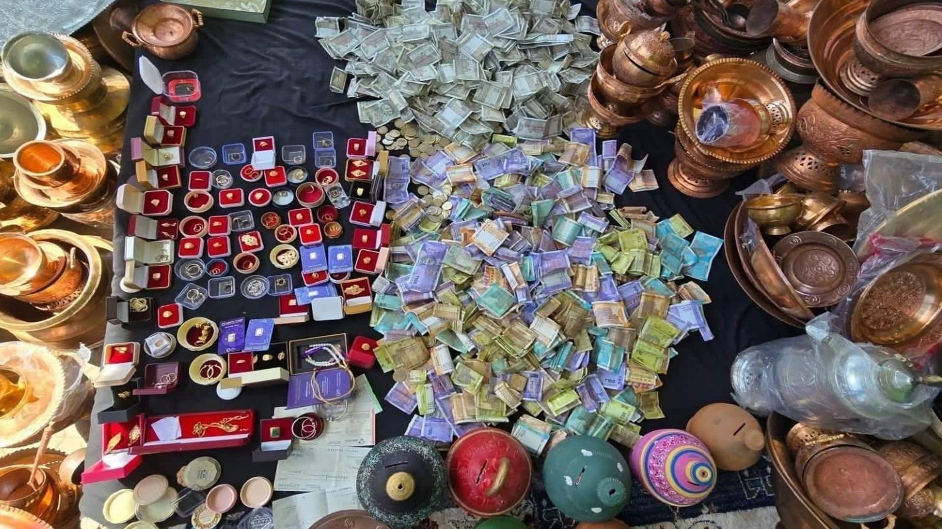 कश्मीर के लोग ईरान के समर्थन में क्यों कर रहे सोना, नकदी और बर्तनों का दान?