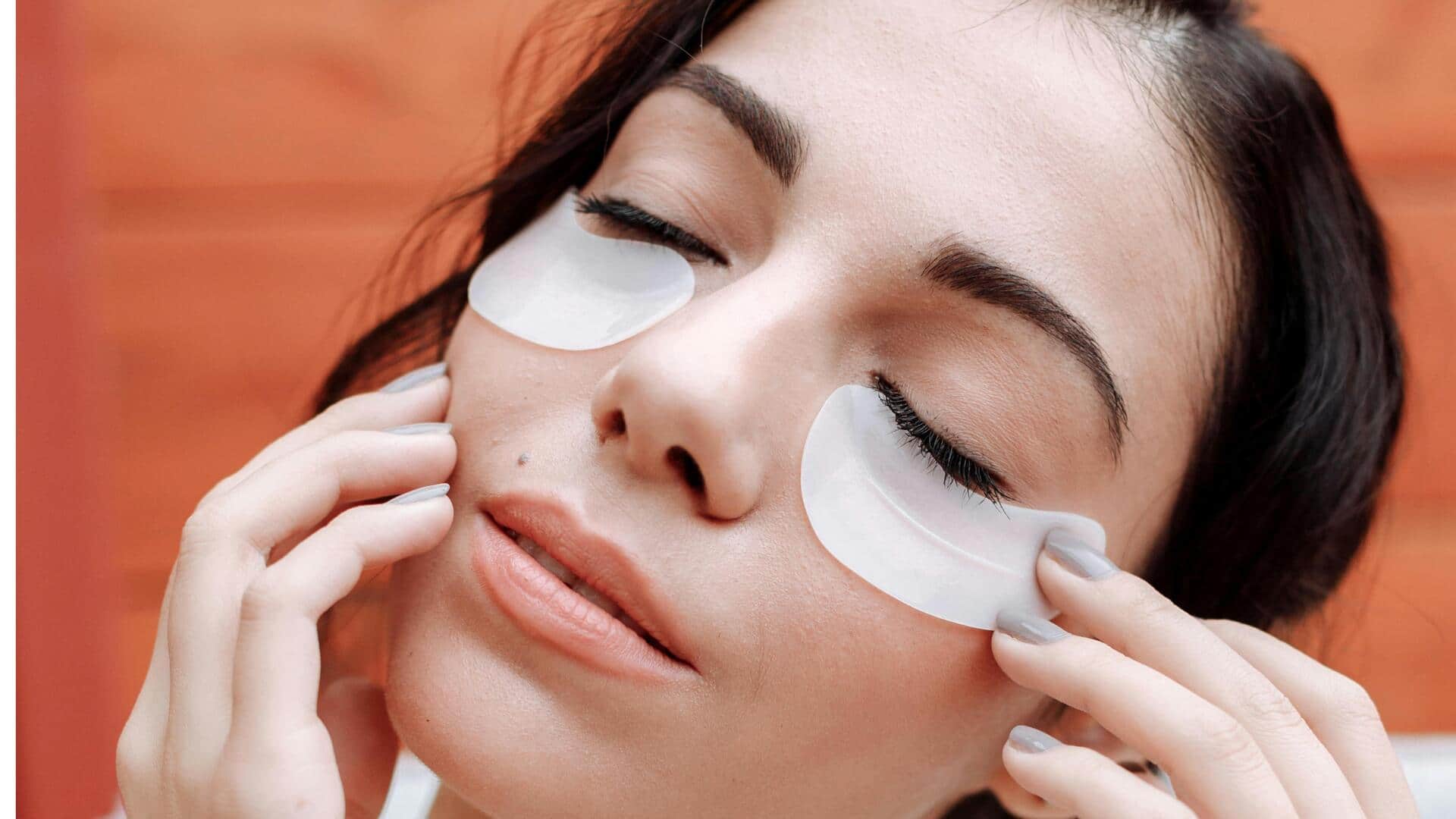 ऑफिस में काम करने वाले लोग आंखों की देखभाल के लिए अपनाएं ये 5 तरीके