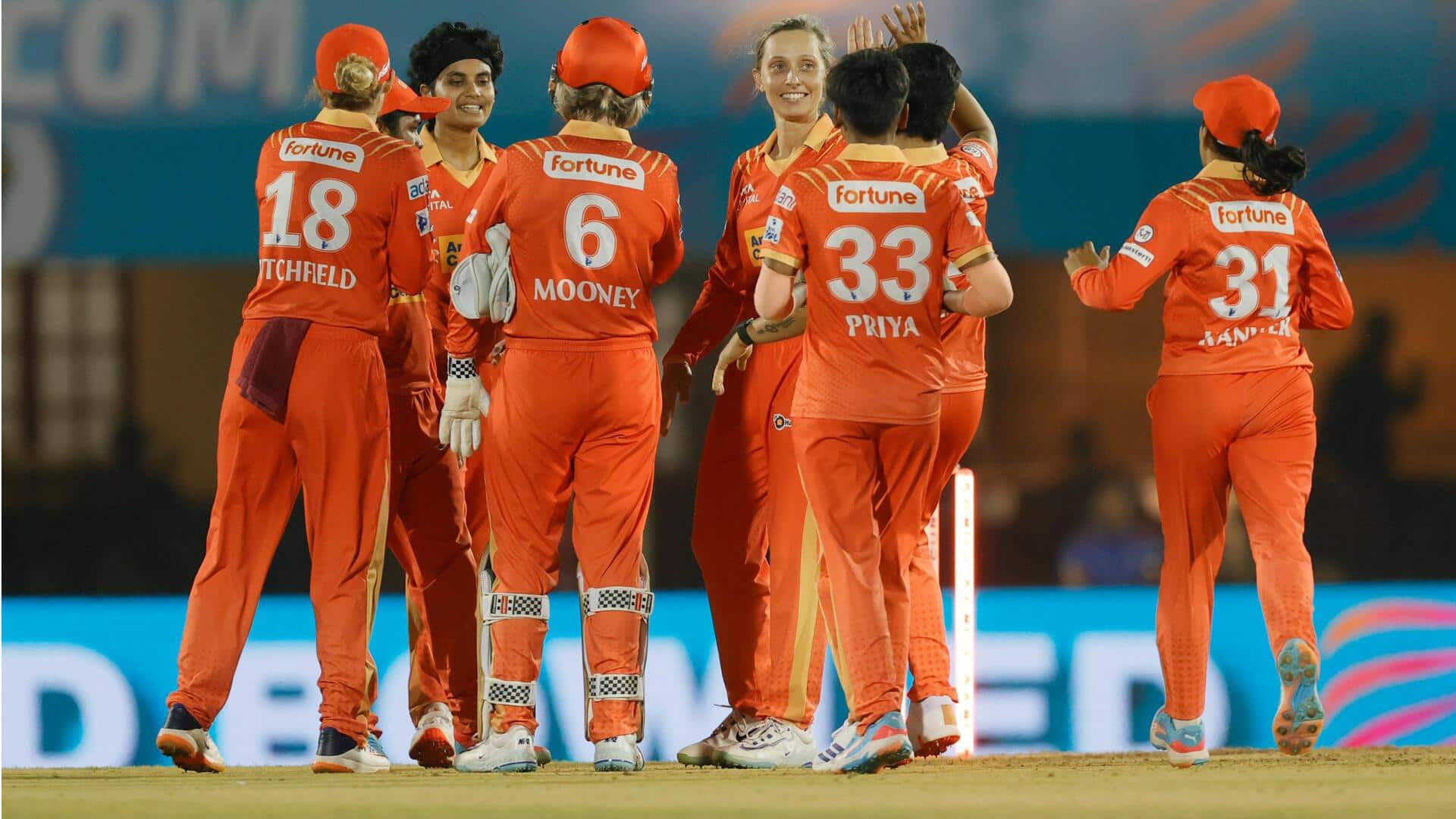 WPL 2026: गुजरात जायंट्स ने सोफी डिवाइन समेत इन खिलाड़ियों पर लगाया दांव, जानिए पूरी टीम