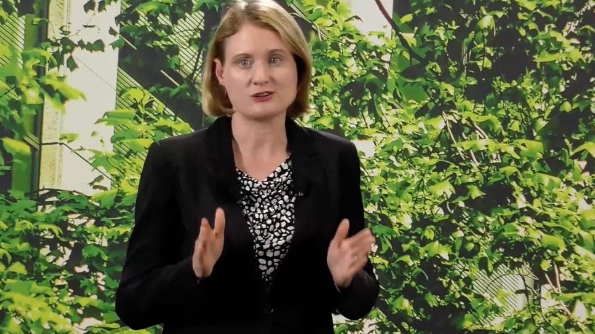 ओरेकल ने हजारों कर्मचारियों की छंटनी के बाद हिलेरी मैक्ससन को नया CFO किया नियुक्त