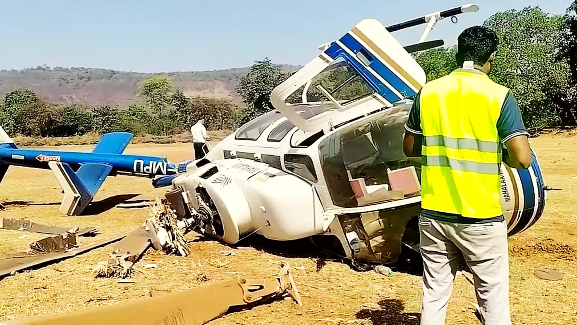 महाराष्ट्र: रायगढ़ में उद्धव ठाकरे गुट की नेता का हेलीकॉप्टर दुर्घटनाग्रस्त, पायलट और नेता सुरक्षित
