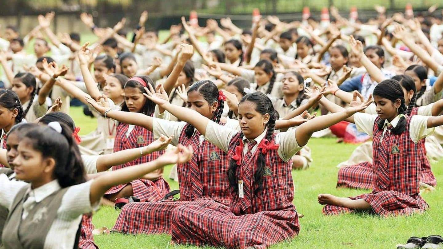 मध्य प्रदेश: योग को स्कूली पाठ्यक्रम में किया जाएगा शामिल, मुख्यमंत्री शिवराज सिंह चौहान का ऐलान