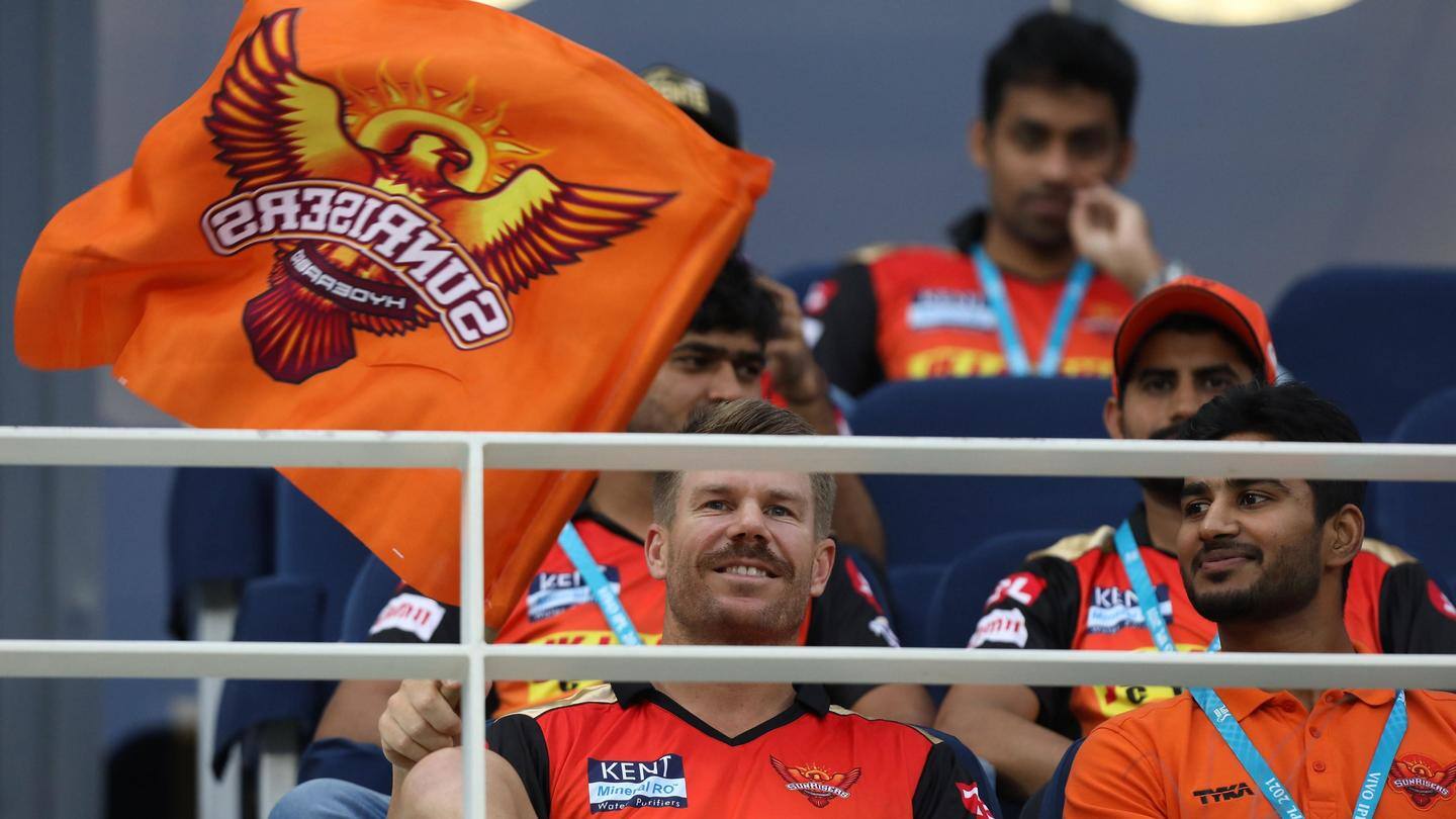 डगआउट में भी नहीं मिली वॉर्नर को जगह डगआउट में भी नहीं मिली वॉर्नर को जगह