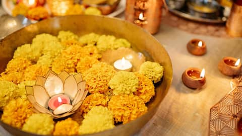 दिवाली पर इस तरह से करें अपने घर की सजावट, कोना-कोना लगेगा आकर्षक और रोशन