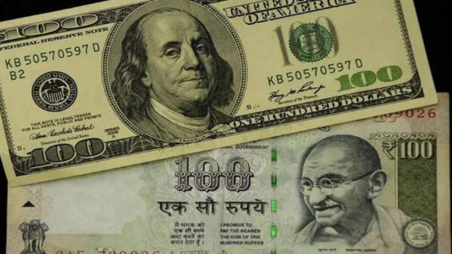 #NewsBytesExplainer: डॉलर के मुकाबले रुपये में रिकॉर्ड गिरावट, आपकी जेब पर क्या होगा असर?