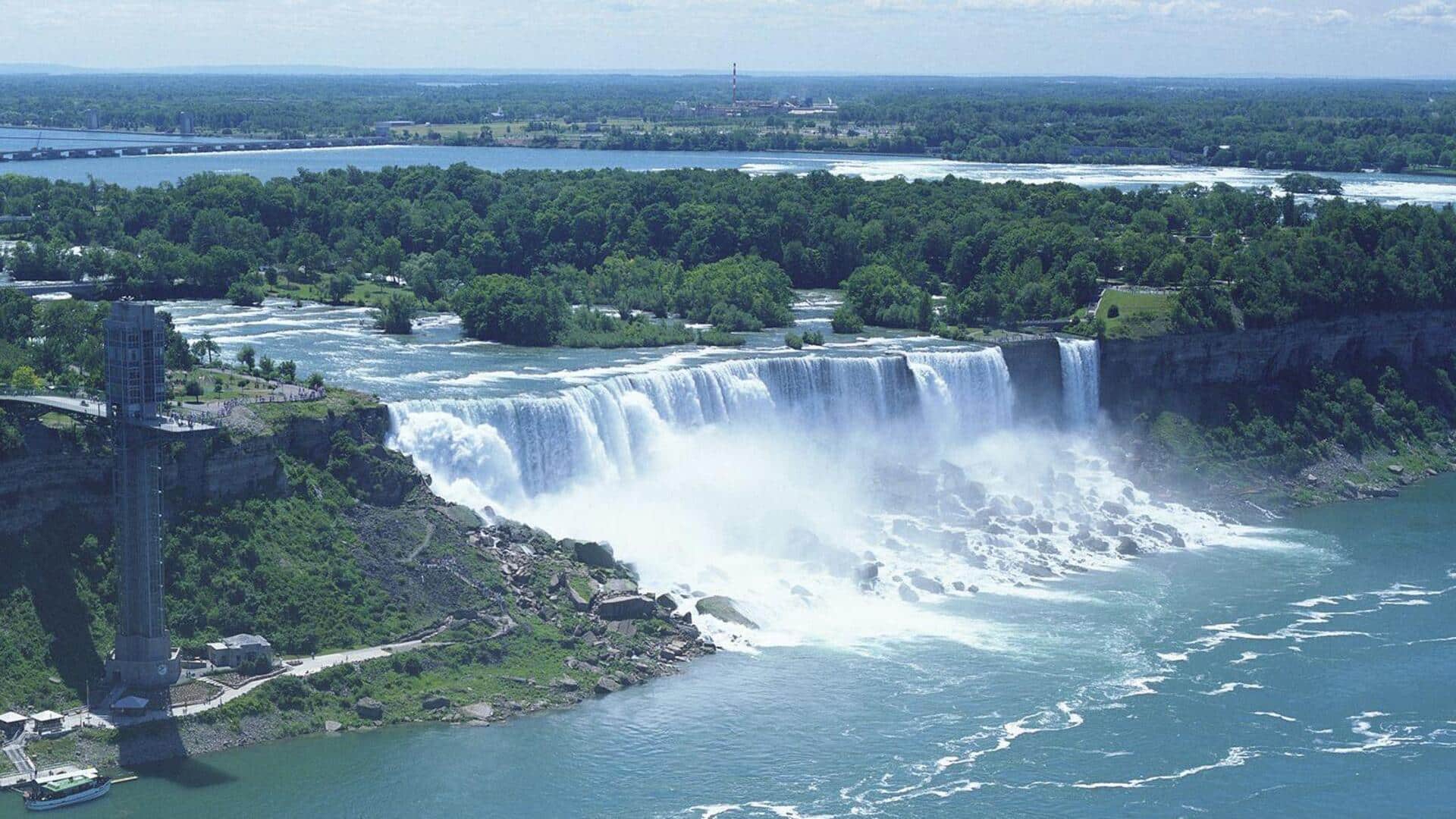 कनाडा की यात्रा पर जा रहे हैं? इन प्राकृतिक चमत्कारों को देखें