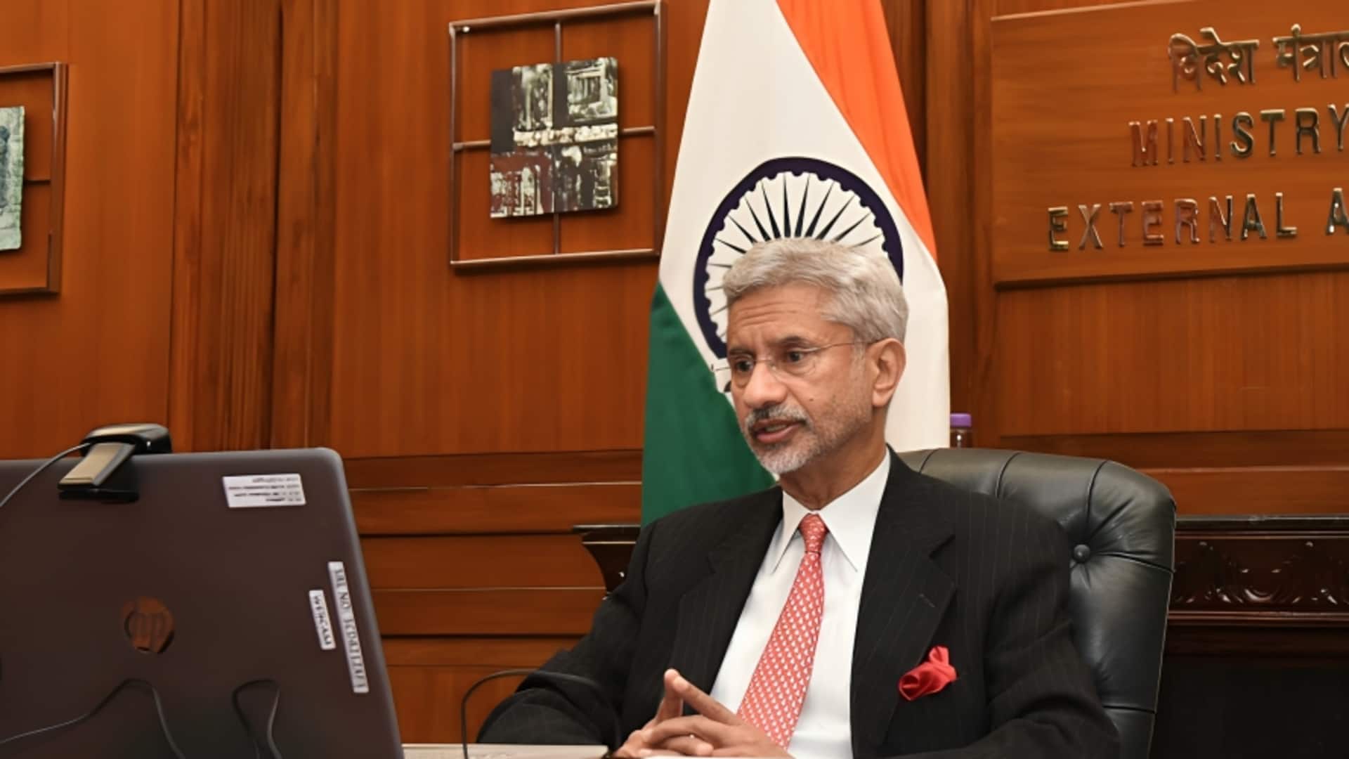 सिंधु जल समझौते पर एस जयशंकर बोले- जब तक आतंकवाद पर कार्रवाई नहीं, तब तक स्थगित सिंधु जल समझौते पर एस जयशंकर बोले- जब तक आतंकवाद पर कार्रवाई नहीं, तब तक स्थगित