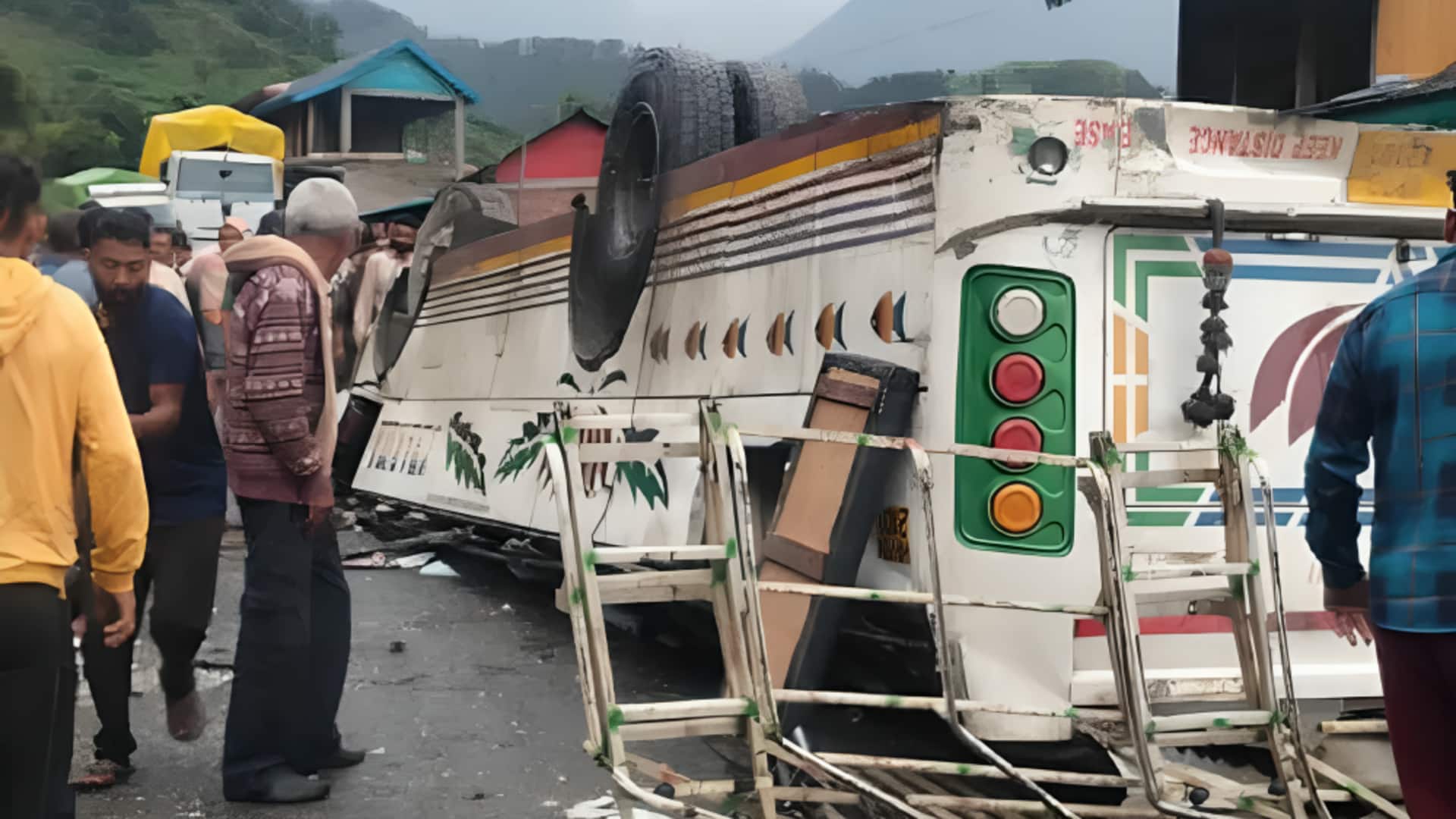 हिमाचल प्रदेश के चंबा में यात्रियों से भरी बस पलटी, 7 की मौत और 11 घायल
