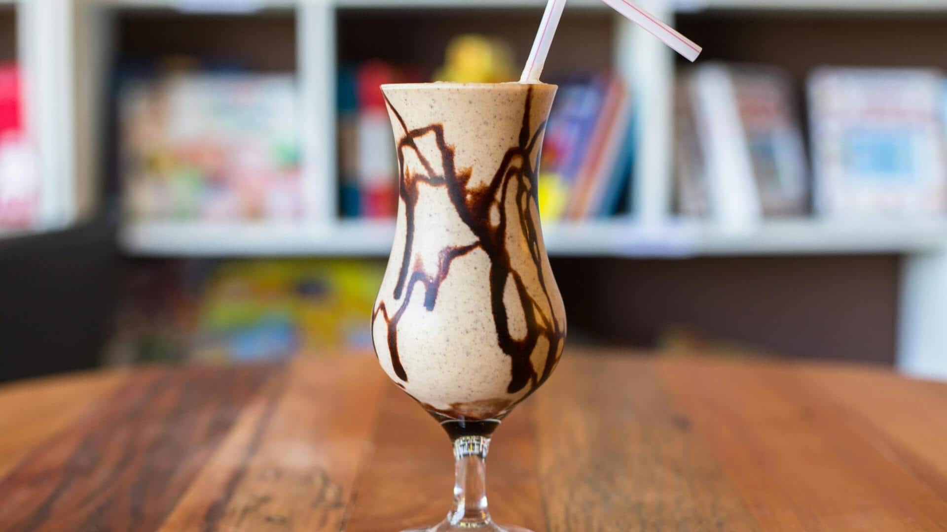 घर पर आसानी से बनाएं कैफे स्टाइल चॉकलेट शेक, जानें रेसिपी