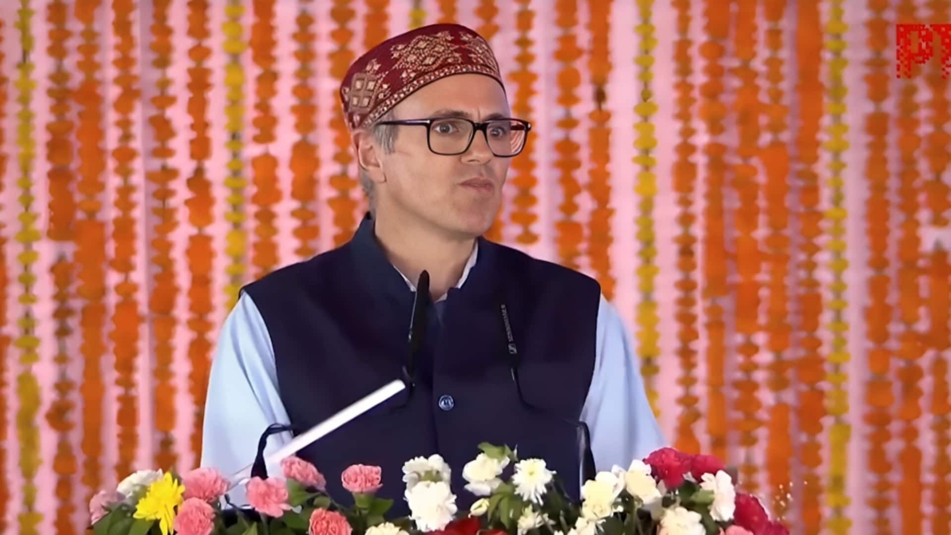 जम्मू-कश्मीर के मुख्यमंत्री उमर अब्दुल्ला बोले- अब विमान कंपनियों की लूट कम हो जाएगी जम्मू-कश्मीर के मुख्यमंत्री उमर अब्दुल्ला बोले- अब विमान कंपनियों की लूट कम हो जाएगी