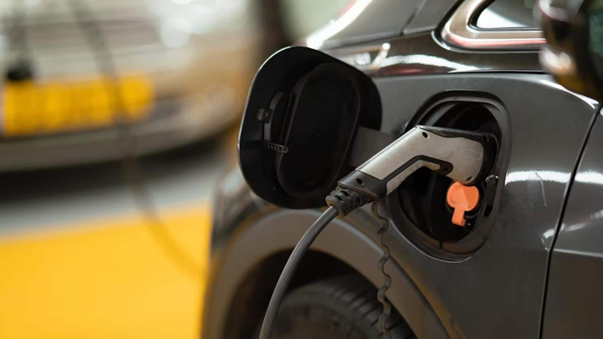 चार्जिंग स्टेशन पर कार चार्ज करते समय इन बातों का रखें ध्यान, लंबी चलेगी बैटरी