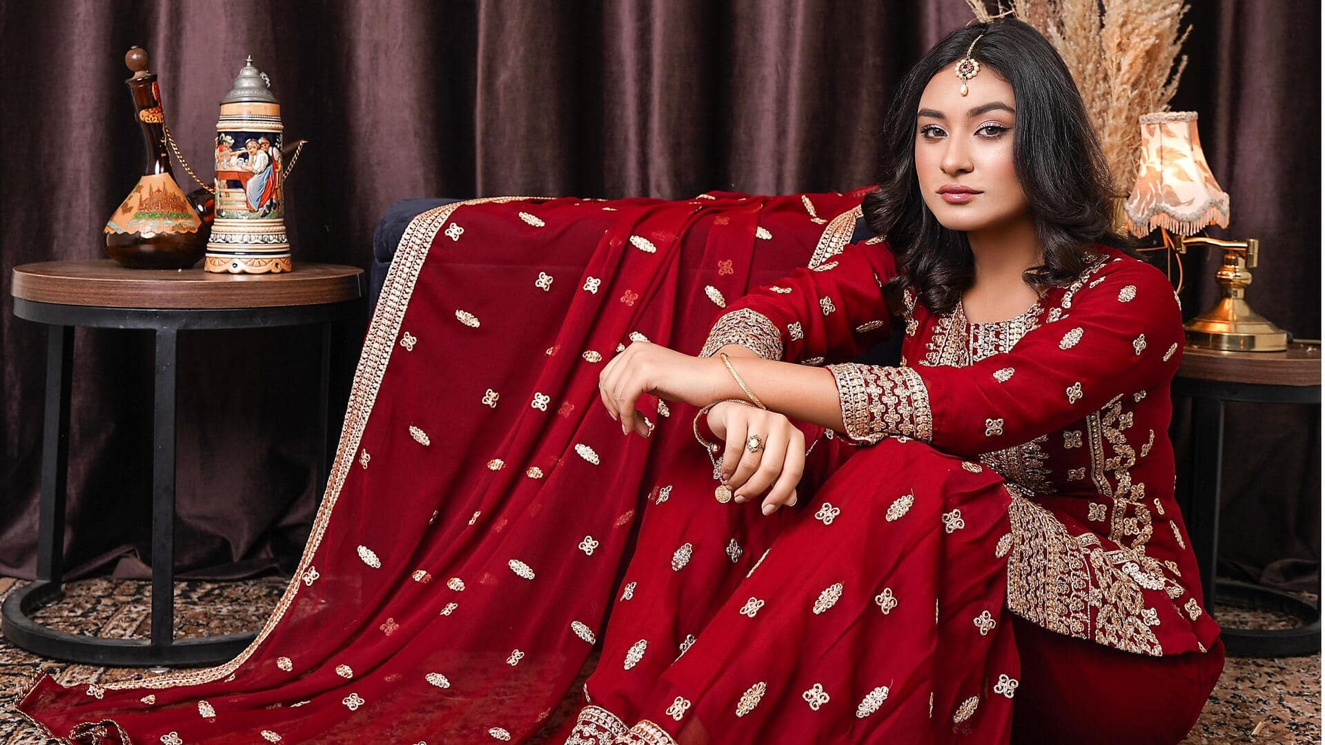 त्योहारों के मौसम में इन रंगों के कपड़े पहनें, आपको मिलेगा सबसे ट्रेंडी लुक