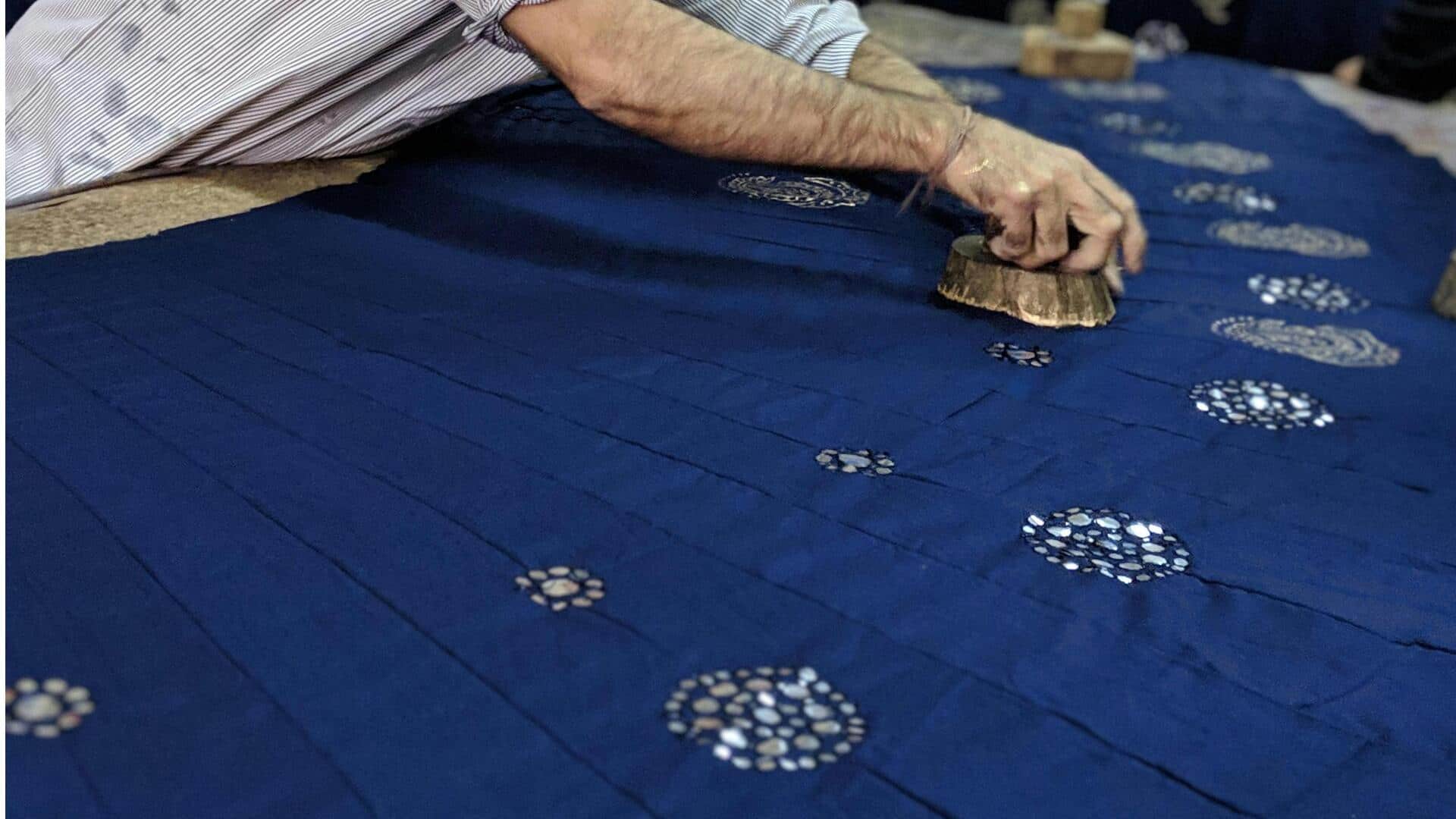 भारतीय कपड़ों पर प्रिंटिंग के लिए जाने जाते हैं ये 5 पारंपरिक हस्तशिल्प
