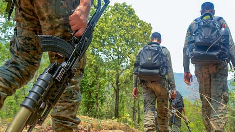 झारखंड में बड़ी मुठभेड़, सुरक्षाबलों ने 1 करोड़ के इनामी नक्सली समेत 16 को ढेर किया