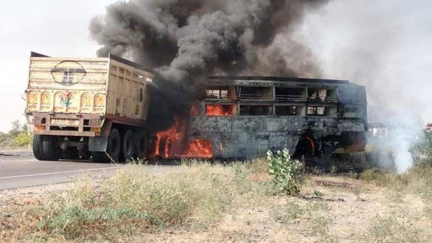 राजस्थान: टैंकर से टक्कर के बाद बस में लगी आग, 12 लोग जिंदा जले