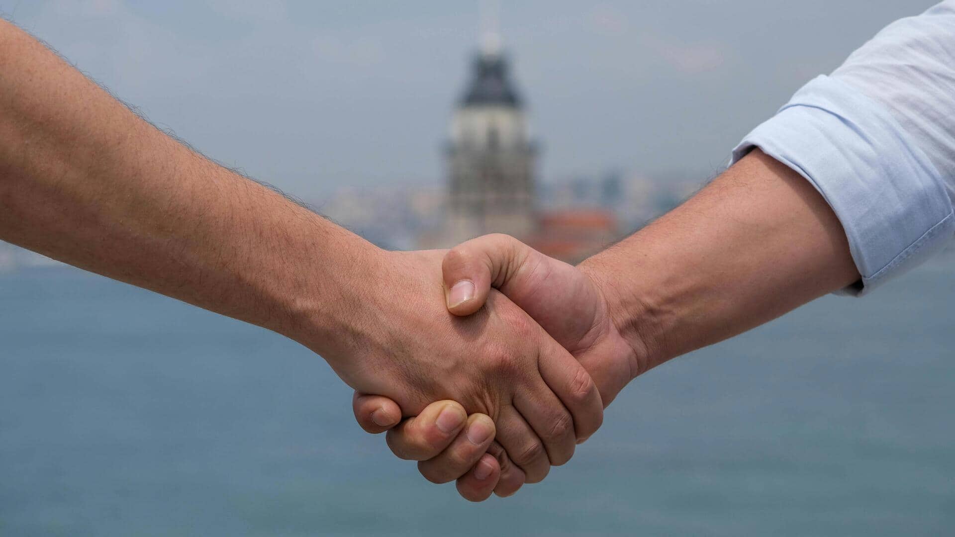 दूसरों का विश्वास जीतना चाहते हैं? इन 5 तरीकों को अपनाएं