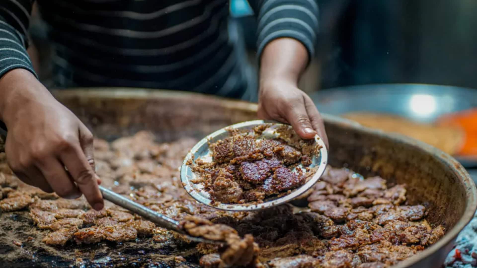 लखनऊ क्यों बनता जा रहा है खाने के लिए सबसे मशहूर शहरों में से एक? 