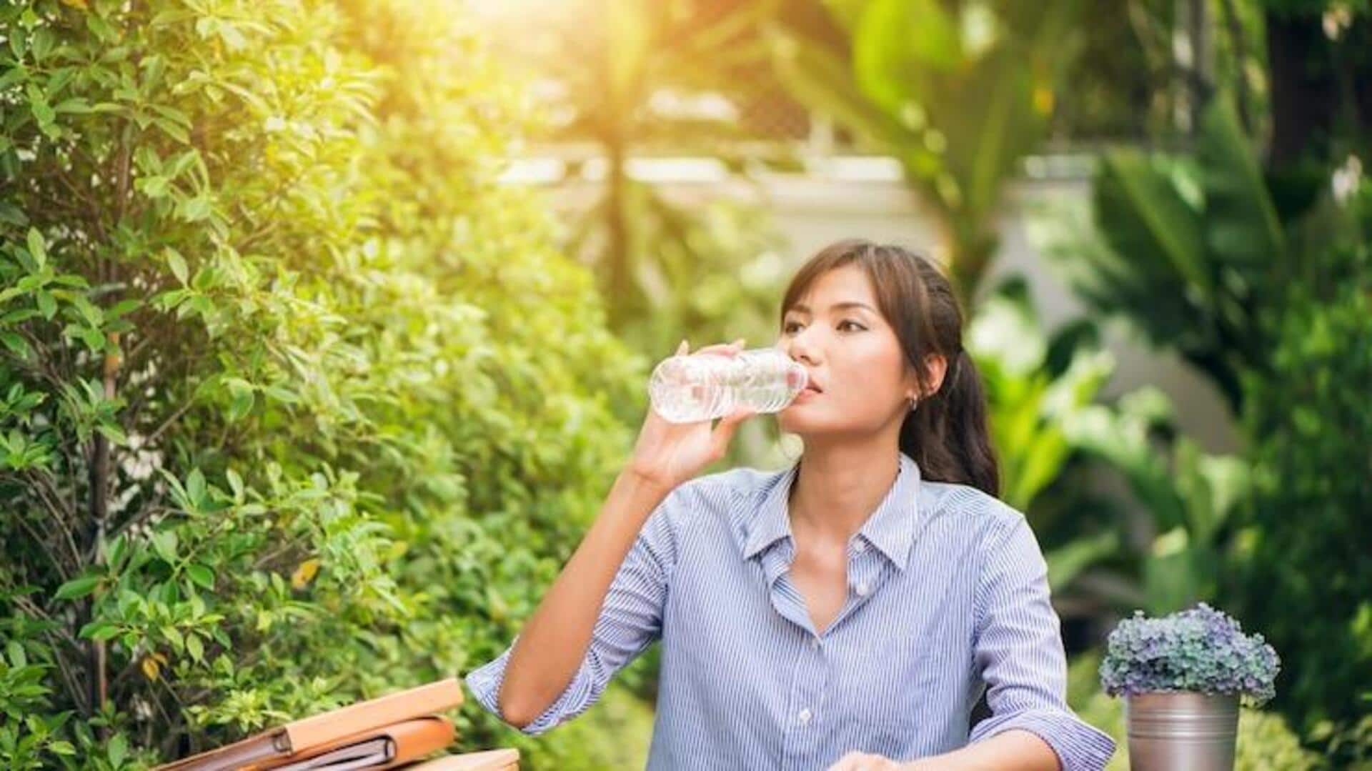 सुबह उठते ही पानी पीने की आदत डालें, सेहत पर पड़ेंगे ये सकारात्मक प्रभाव सुबह उठते ही पानी पीने की आदत डालें, सेहत पर पड़ेंगे ये सकारात्मक प्रभाव
