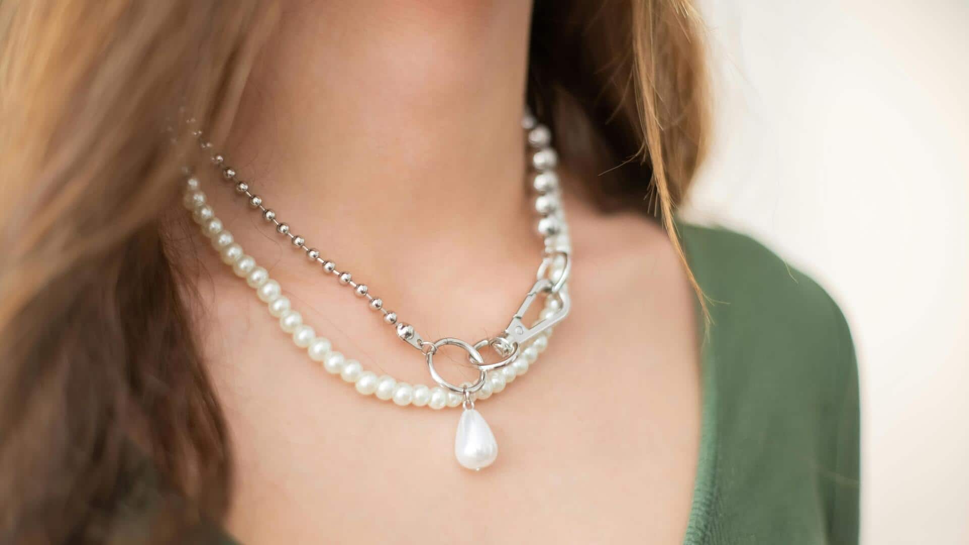 भारतीय महिलाओं के पसंदीदा बनते जा रहे हैं मोती के ये सुंदर गहने, पहनकर लगेंगी खूबसूरत