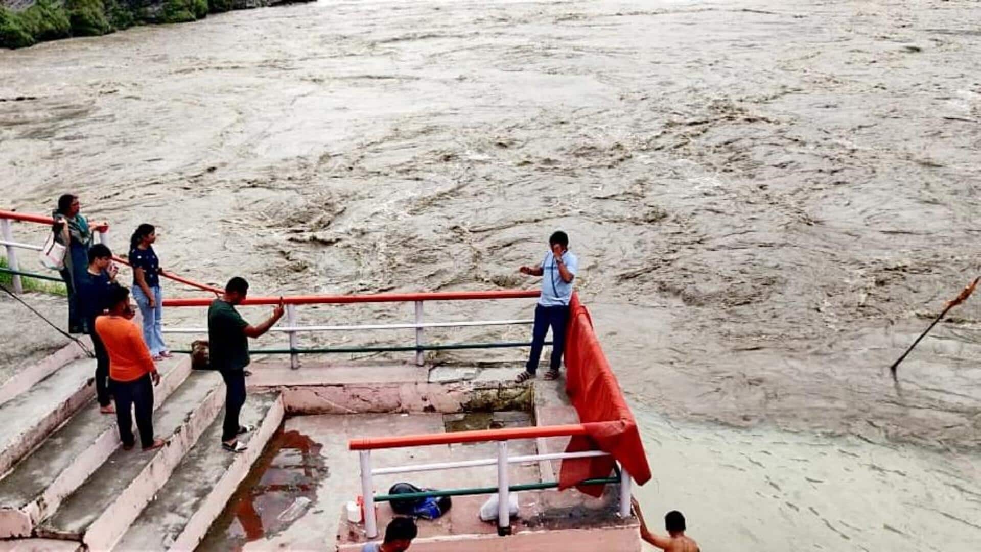 उत्तराखंड: हरिद्वार में गंगा खतरे के निशान के पास, बाढ़ आने की आशंका