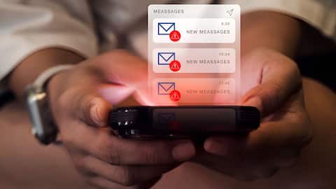 आयकर विभाग ने फर्जी ईमेल और SMS स्कैम के खिलाफ दी चेतावनी, जानिए क्या है मामला 