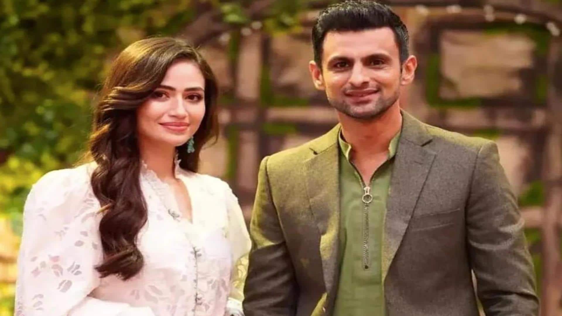 सानिया मिर्जा के बाद शोएब मलिक अब तीसरी पत्नी सना जावेद से भी लेंगे तलाक- रिपोर्ट सानिया मिर्जा के बाद शोएब मलिक अब तीसरी पत्नी सना जावेद से भी लेंगे तलाक- रिपोर्ट