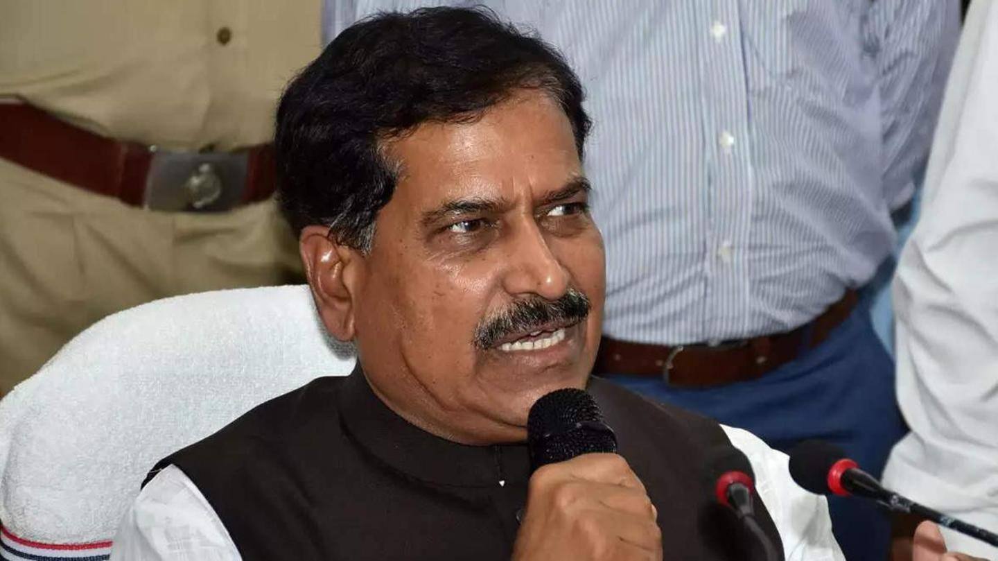 कोरोना के कारण कई नेताओं की गई है जान कोरोना के कारण कई नेताओं की गई है जान