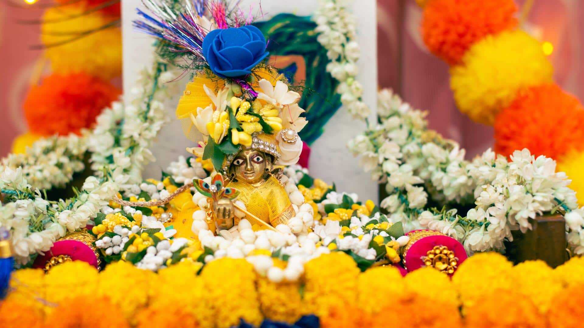 कृष्ण जन्माष्टमी पर इस तरह से सजाएं अपना घर, लगेगा बेहद खूबसूरत