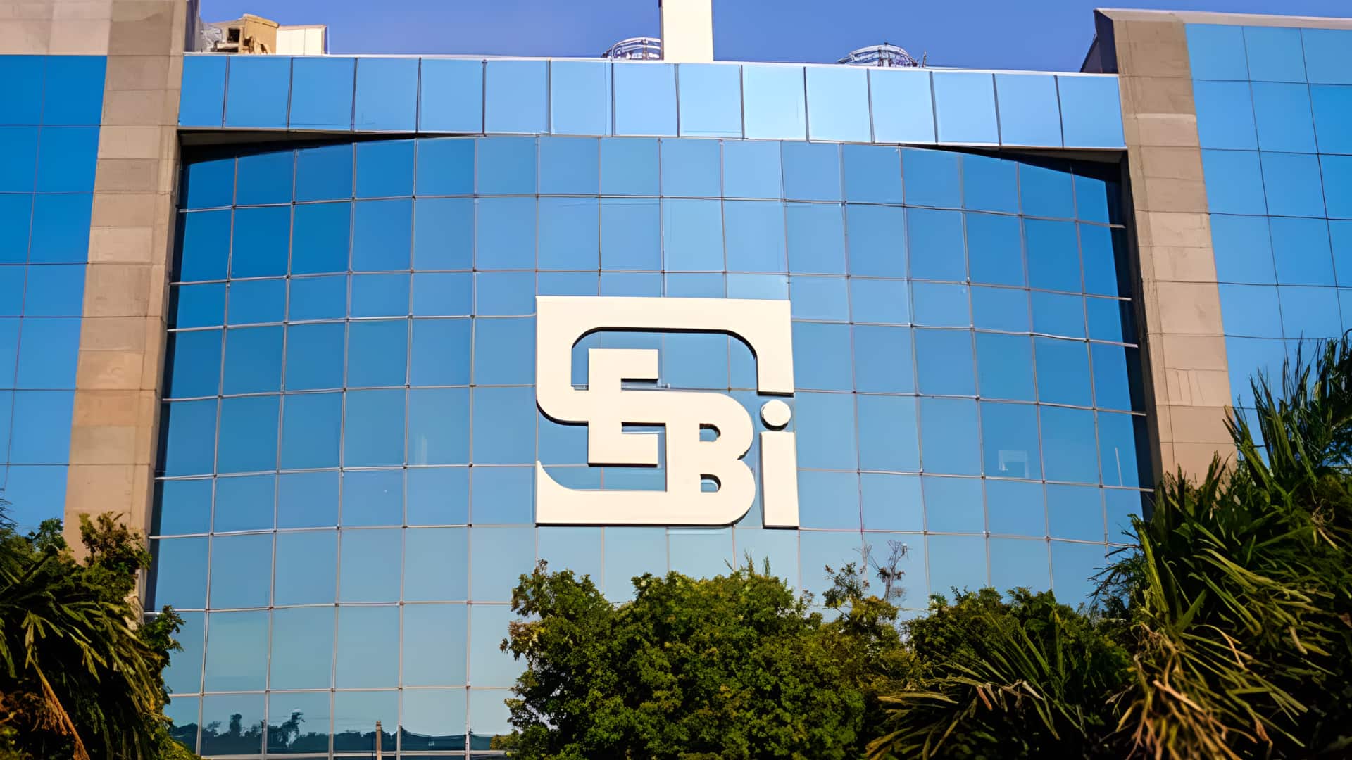 SEBI ने 1.2 लाख से अधिक भ्रामक सोशल मीडिया पोस्ट हटाई, AI से लगाया पता