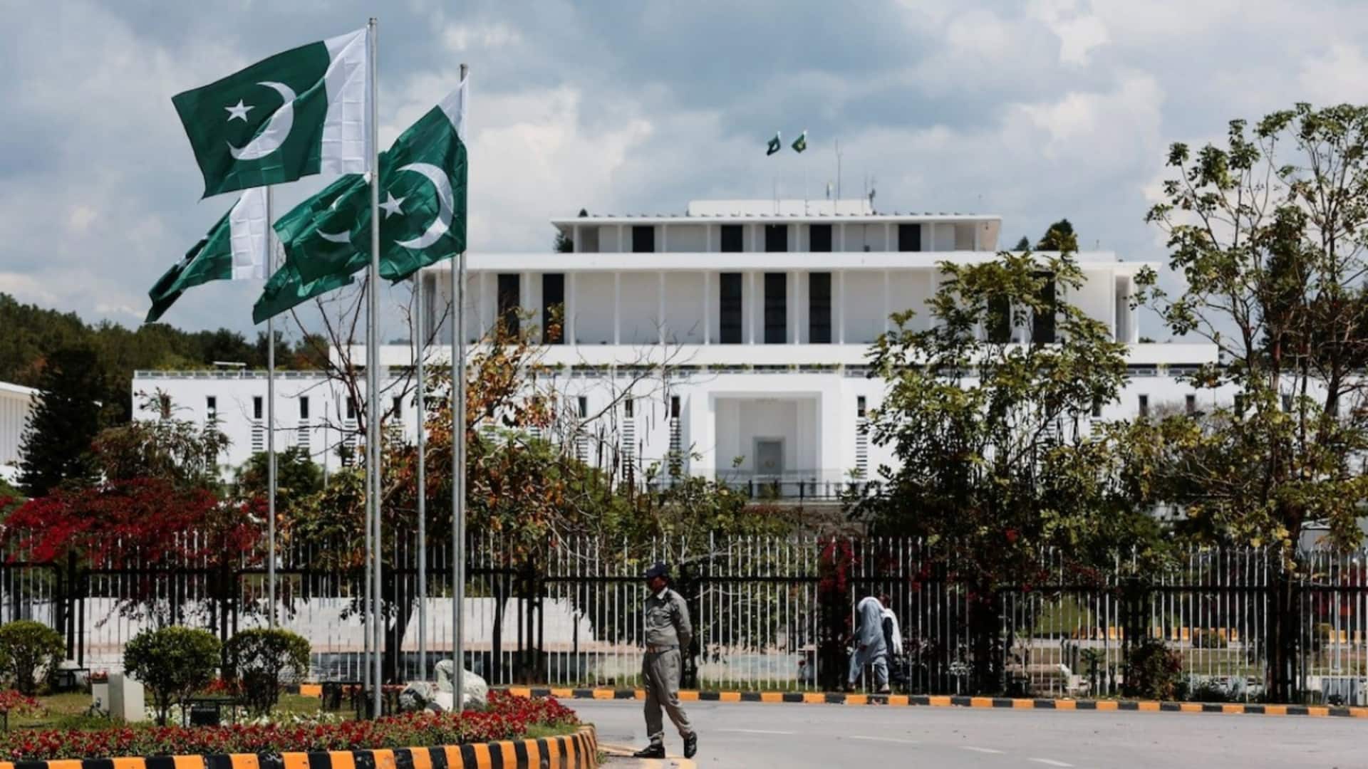 ईरान-अमेरिका शांति वार्ता से पहले इस्लामाबाद में लॉकडाउन जैसे हालात, स्कूल-बाजार बंद; कौन-कौन हो रहा शामिल?