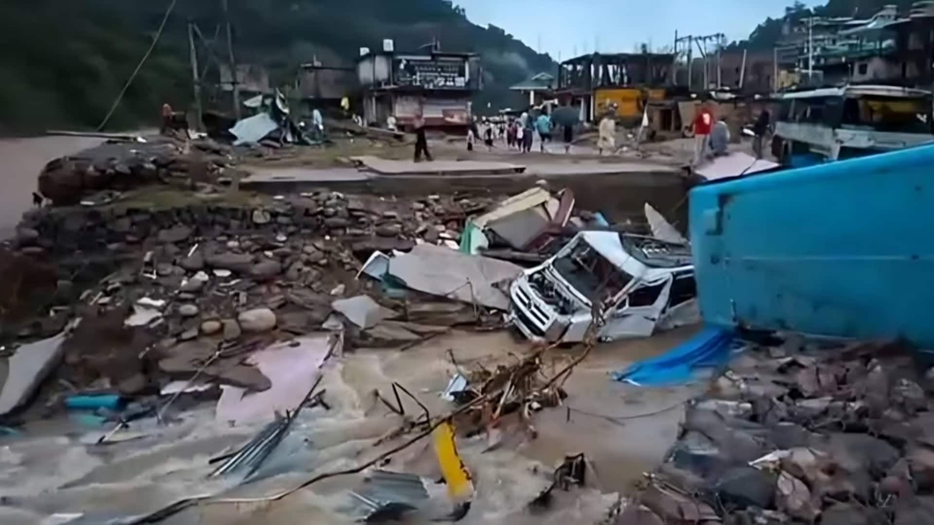 पहाड़ों पर बारिश ने फिर मचाया तांड़व, उत्तराखंड में बादल फटे; जानिए अन्य राज्यों का हाल