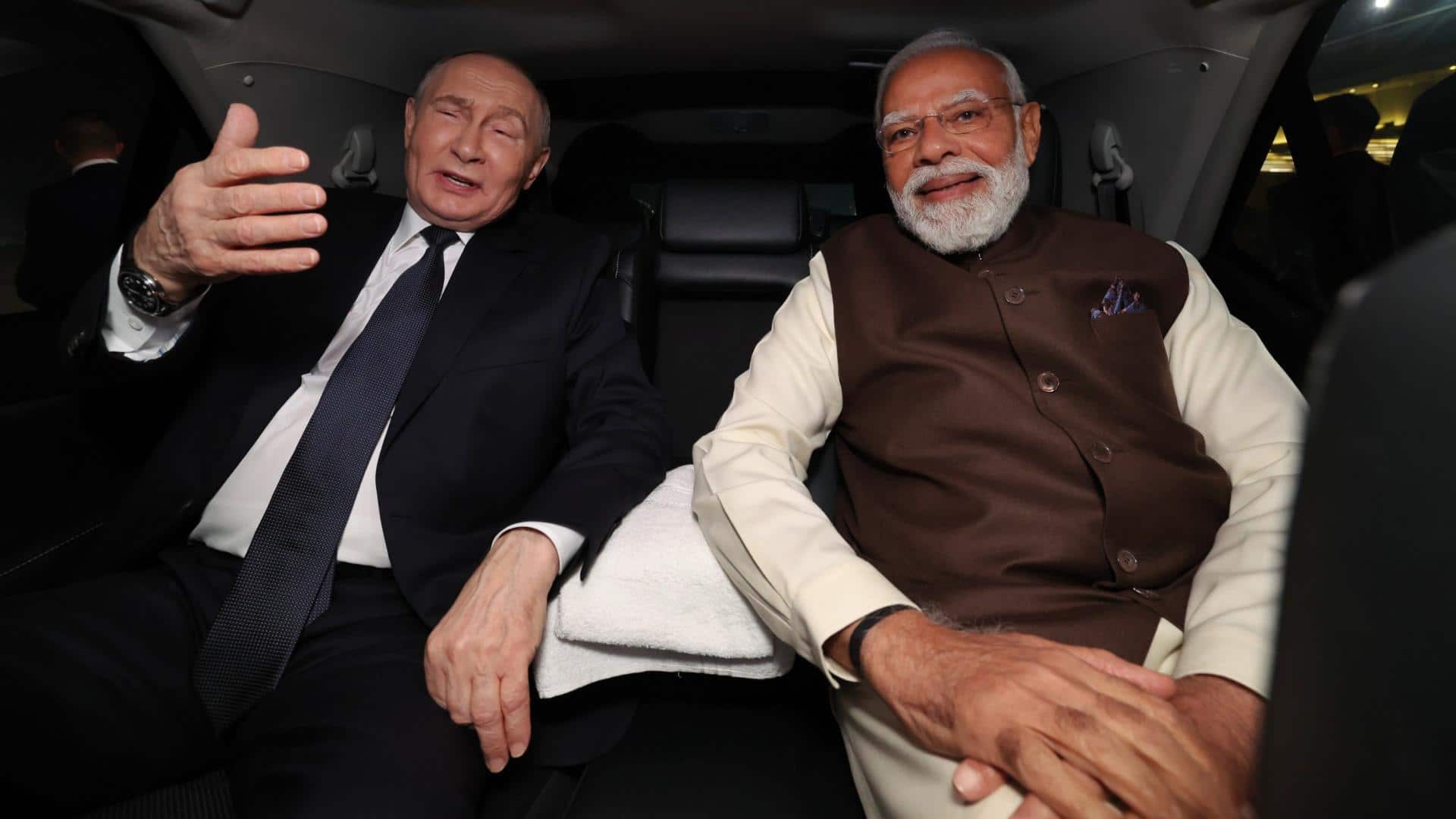 राजघाट दौरा और प्रधानमंत्री मोदी के साथ बैठक, जानिए व्लादिमीर पुतिन के दूसरे दिन का कार्यक्रम